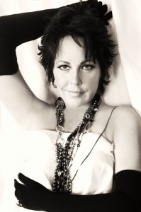 KellyLang_publicity_b_w_lrg